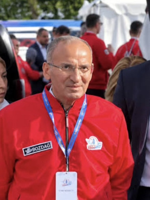 Bekir Bozdağ
